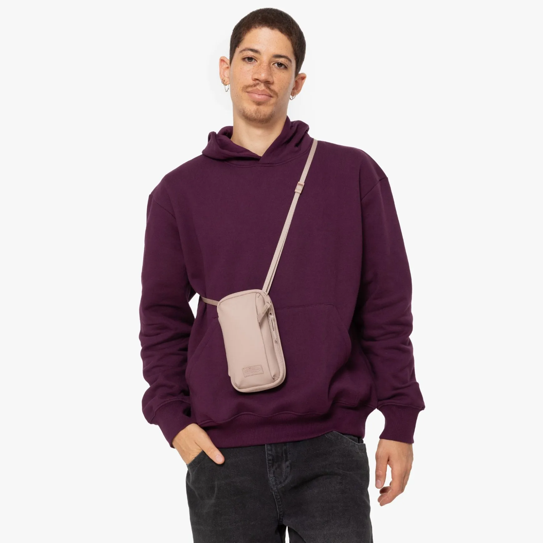 CNNCT F POUCH